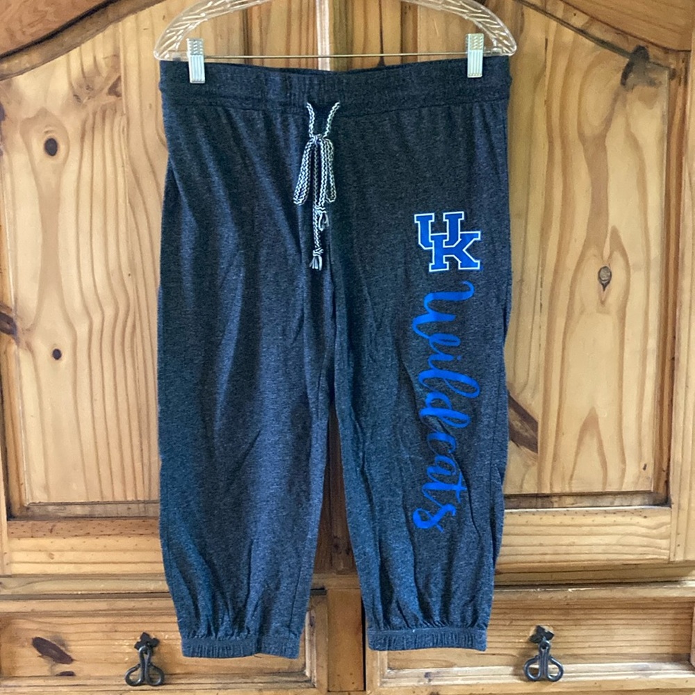 Women’s Bottom Drawers UK Wildcats gray blue pajama lounge Capri pants - size M